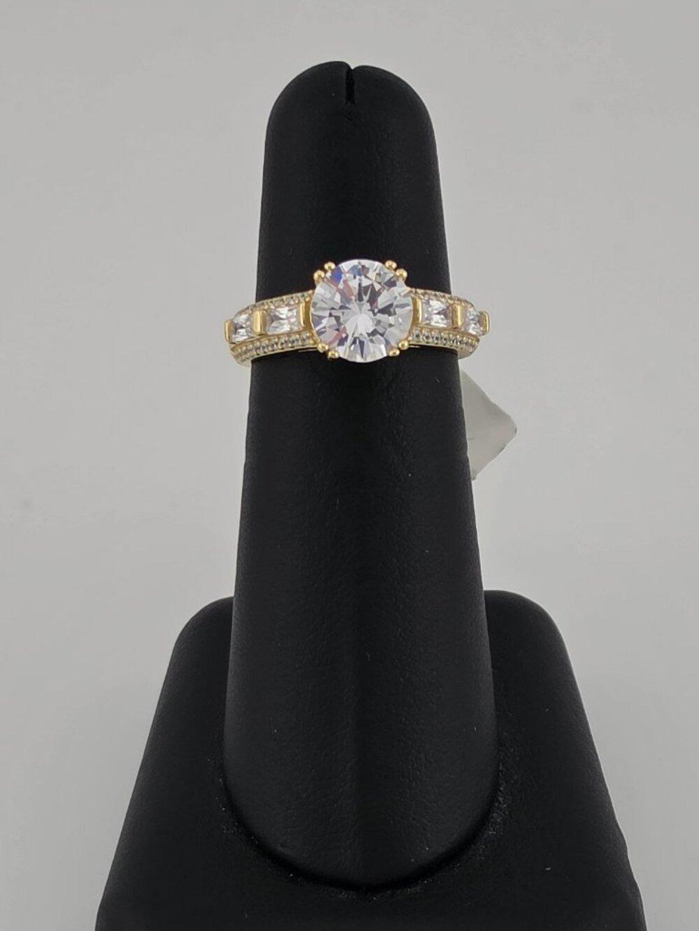 Women's 925 Sterling Silver Round Center Stone & Baguette Ring